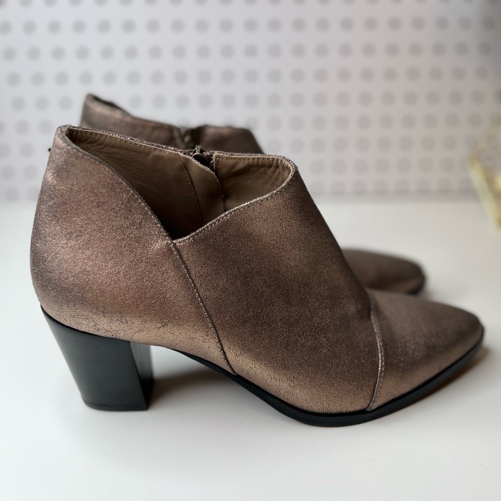 Italeau Marisa Booties EU 39 US 8.5 Gold Leather Waterproof Block Heel Metallic - Picture 2 of 16